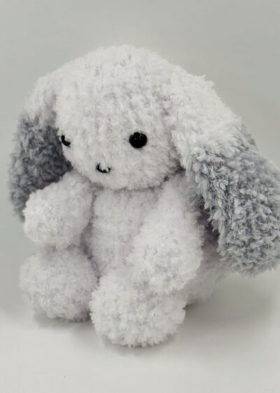 Amigurumi lapin Hana fait main en laine Miaou - Sylïa Créations