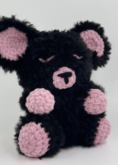 Amigurumi ours Réglisse fait main en laine Inuit et Toucan fine - Sylïa Créations