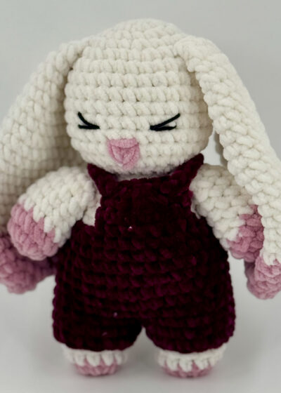 Amigurumi lapin Rose fait main en laine Toucan fine - Sylïa Créations