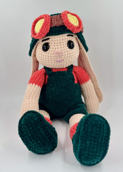 Archibald Amigurumi lapin aviateur fait main en laine Toucan fine - Sylïa Créations