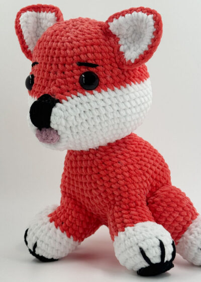 Basile Amigurumi chien fait main en laine Toucan fine - Sylïa Créations